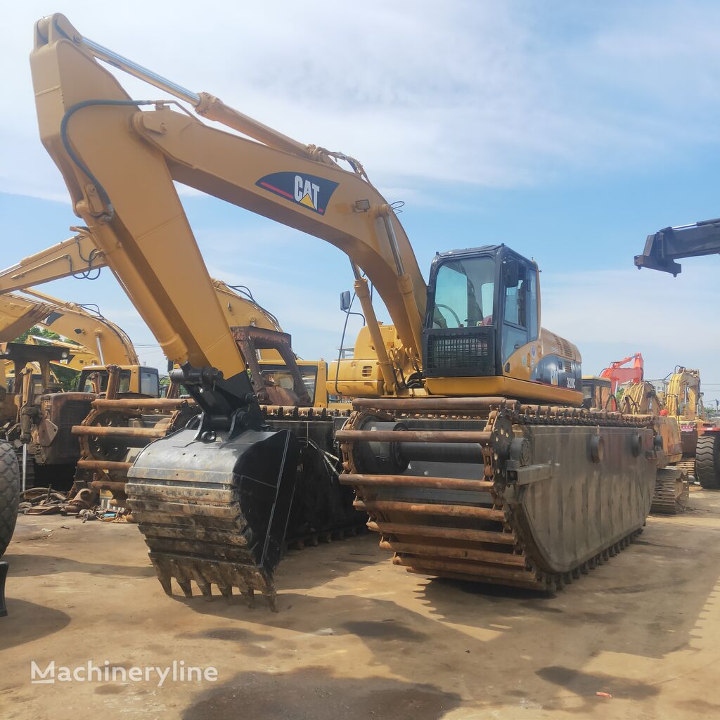 Caterpillar 320C amphibious excavator