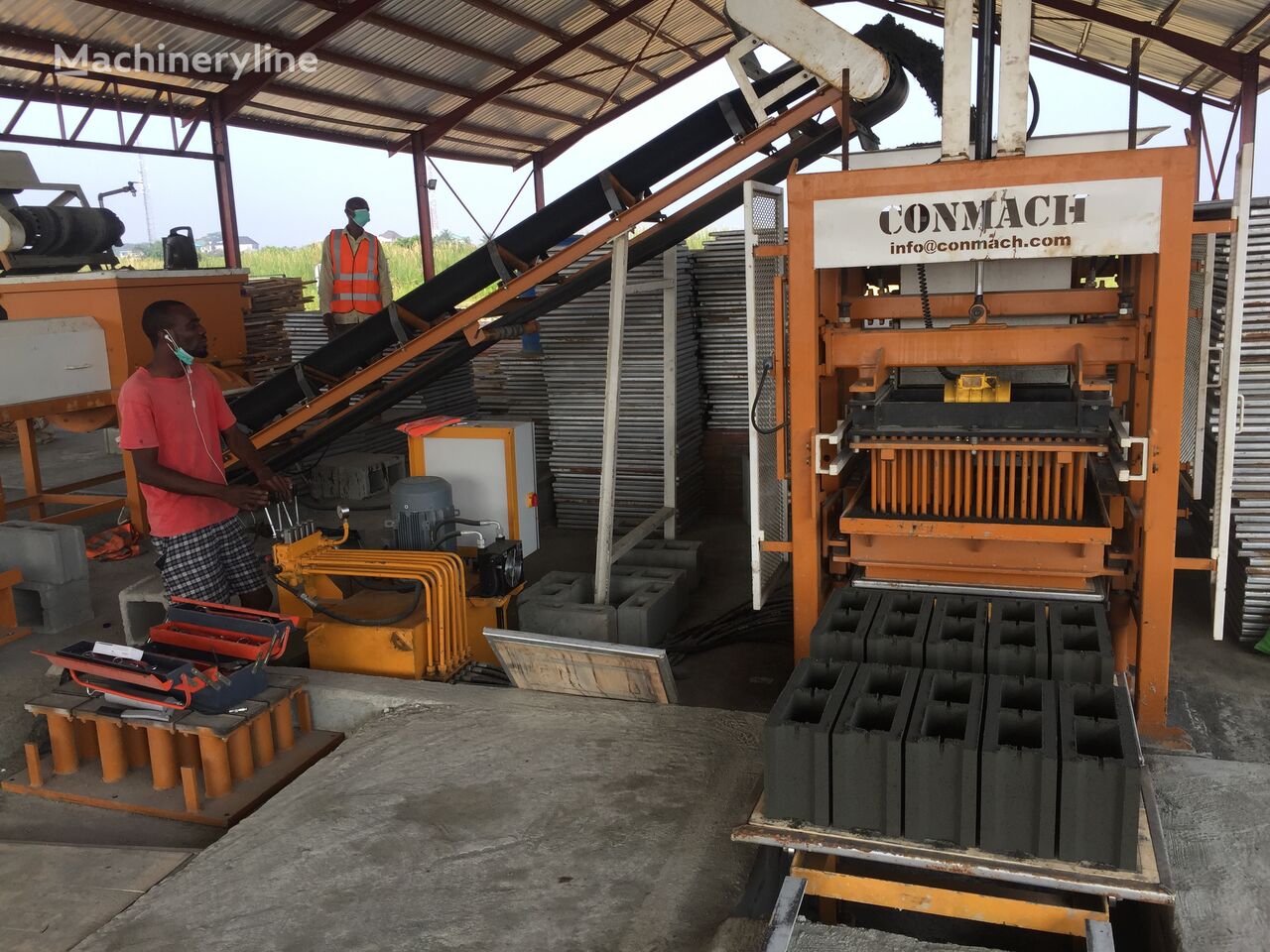 new Conmach BlockKing-12MS Concrete Block Making Machine - 4.000 units/shift