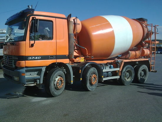 Stetter  on chassis Mercedes-Benz ACTROS 3240 concrete mixer truck