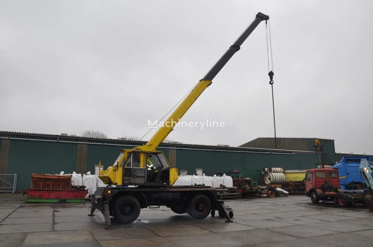 Gottwald AMK35 mobile crane