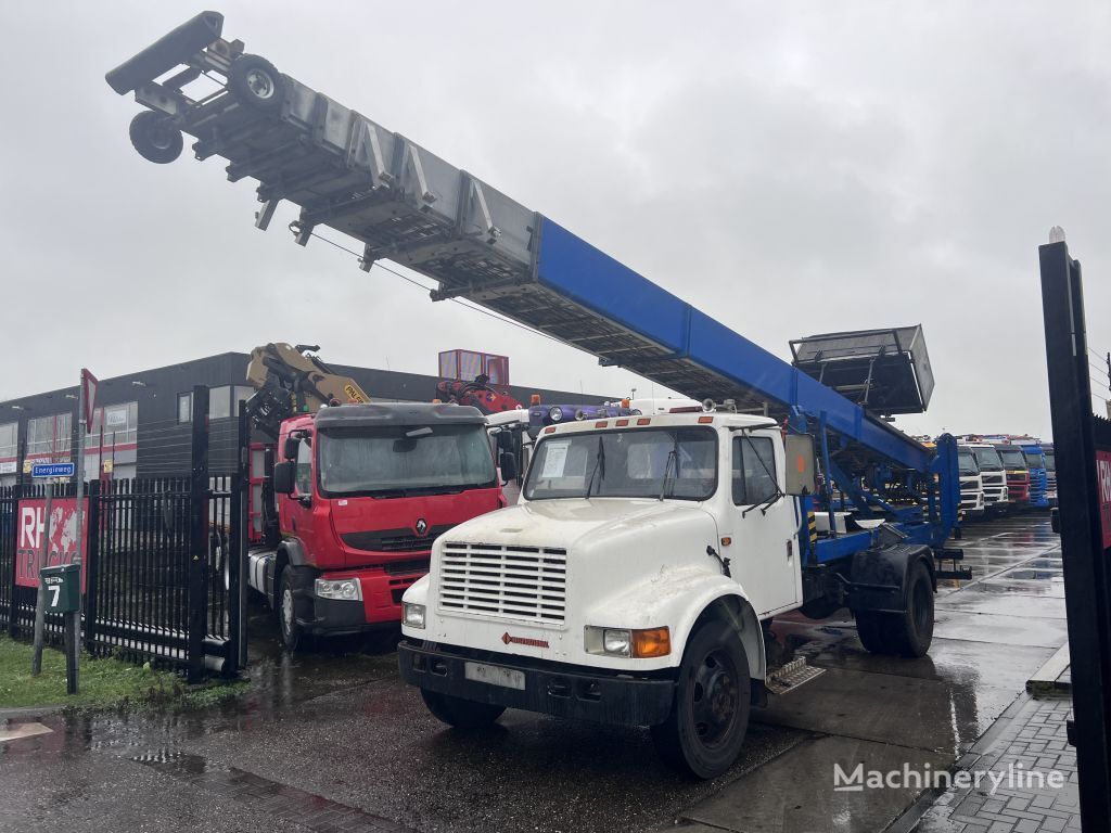 International 4600 4x2 210HP + TEUPEN hyLIFT mobile crane