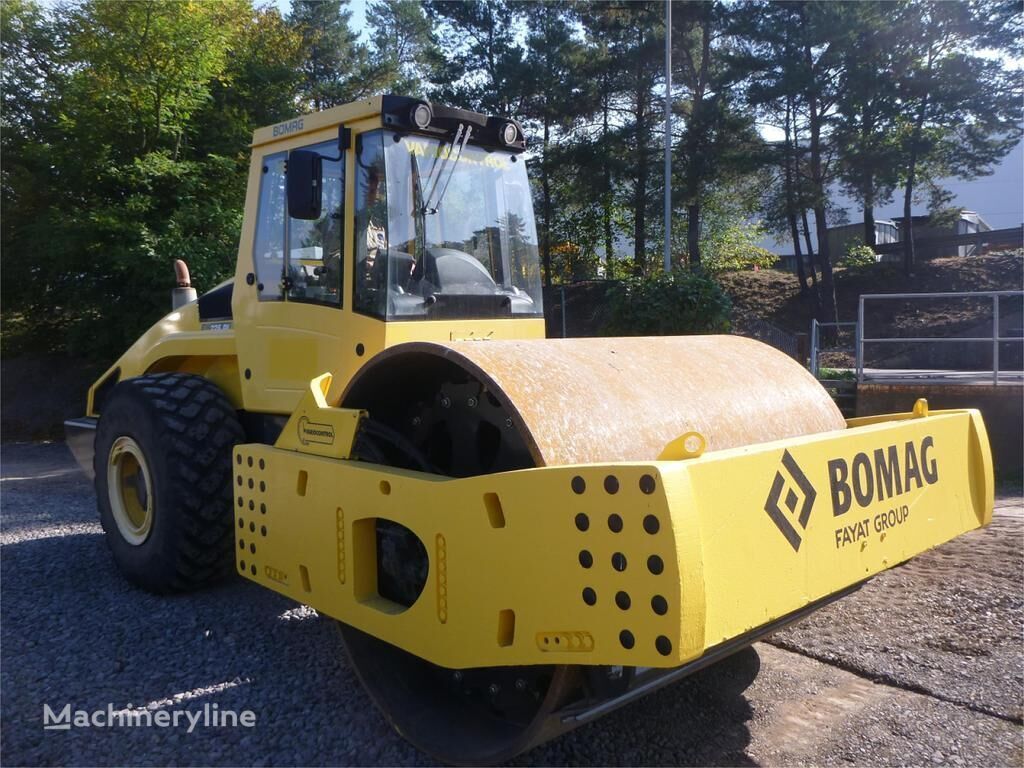 BOMAG BW226DH-4 single drum compactor
