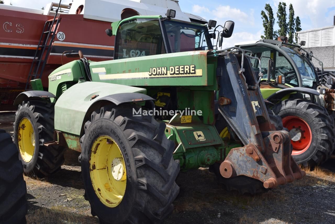 John Deere 3200 telescopic wheel loader