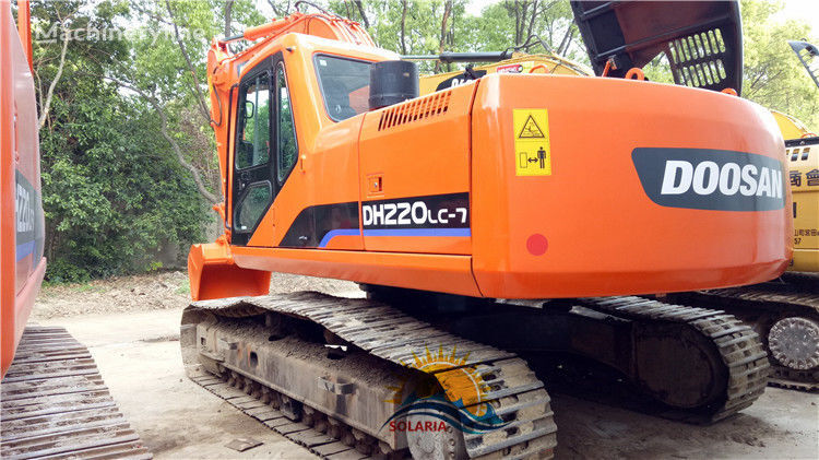 Doosan DH220LC-7 tracked excavator