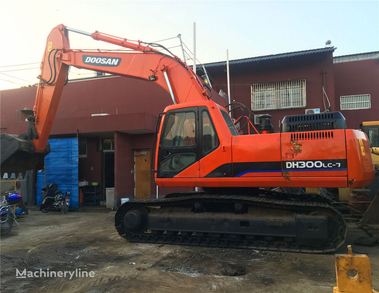Doosan DH300LC-7 tracked excavator