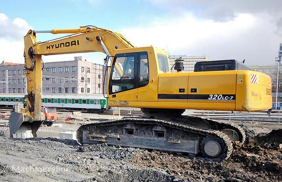 Hyundai R320LC-7 tracked excavator