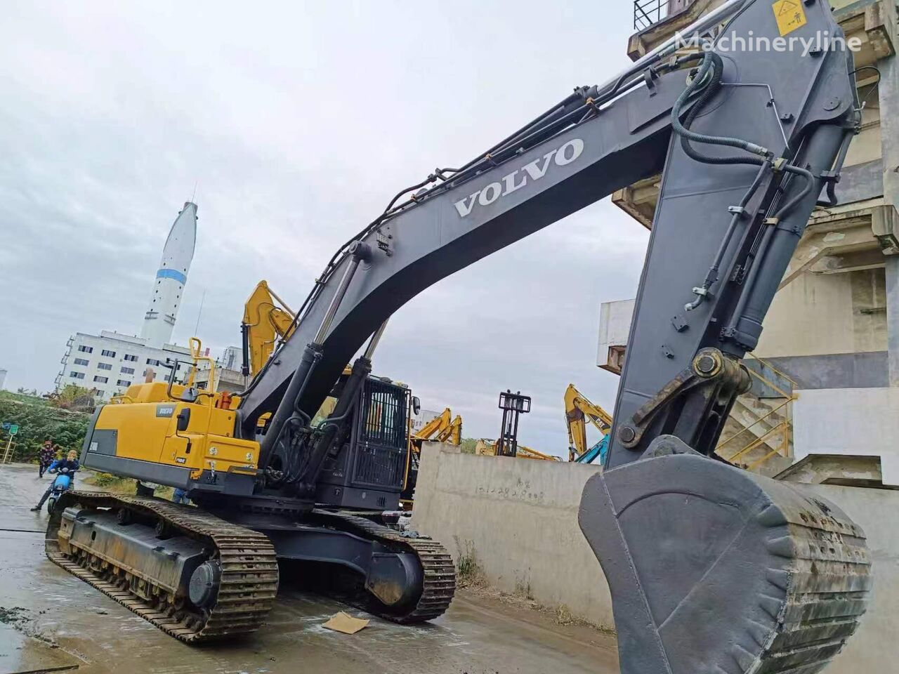 Volvo EC480DL tracked excavator