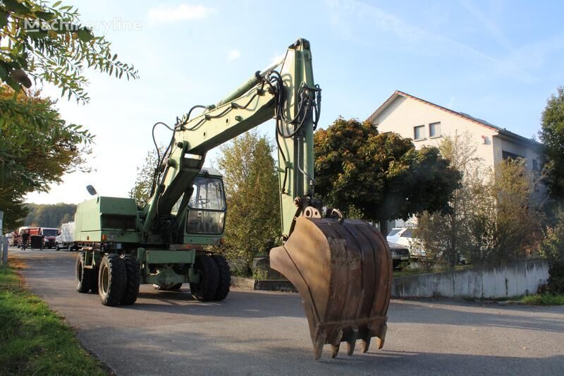 Fuchs 713 wheel excavator