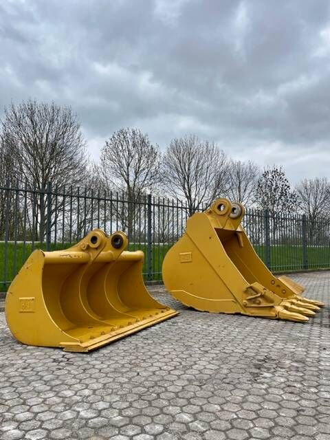 new CAT 320 Bucket to fit 320 323 325