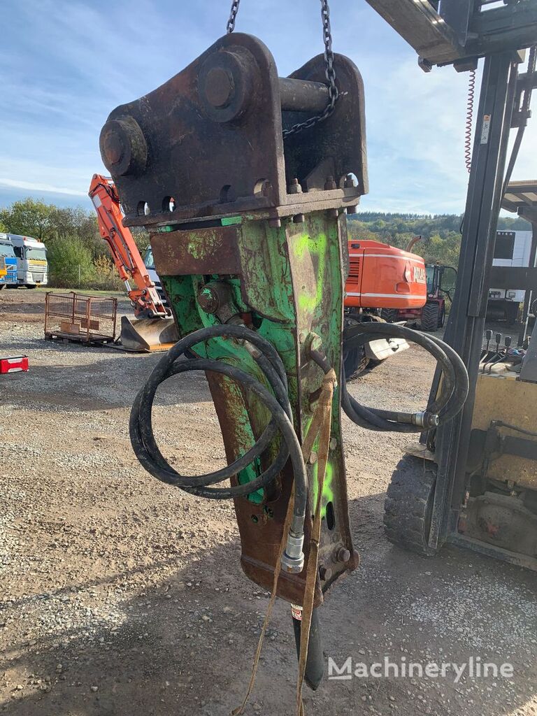 JCB Pickhammer Montabert hydraulic breaker